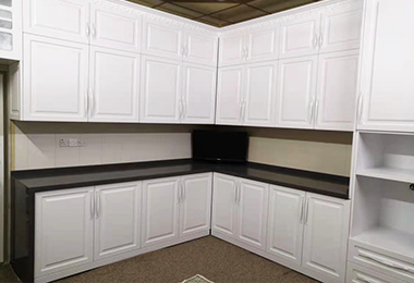 Pioneers high speed 1325 liner ATC CNC wood working machine with 12 pcs tool changer it can do different design for 2D and 3D work.